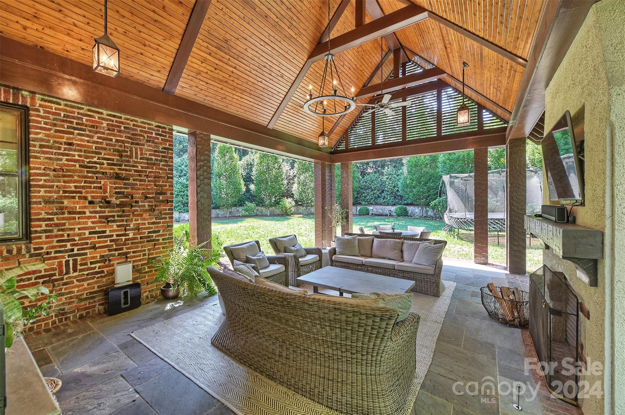 1800 Pinewood Circle Charlotte NC 28211