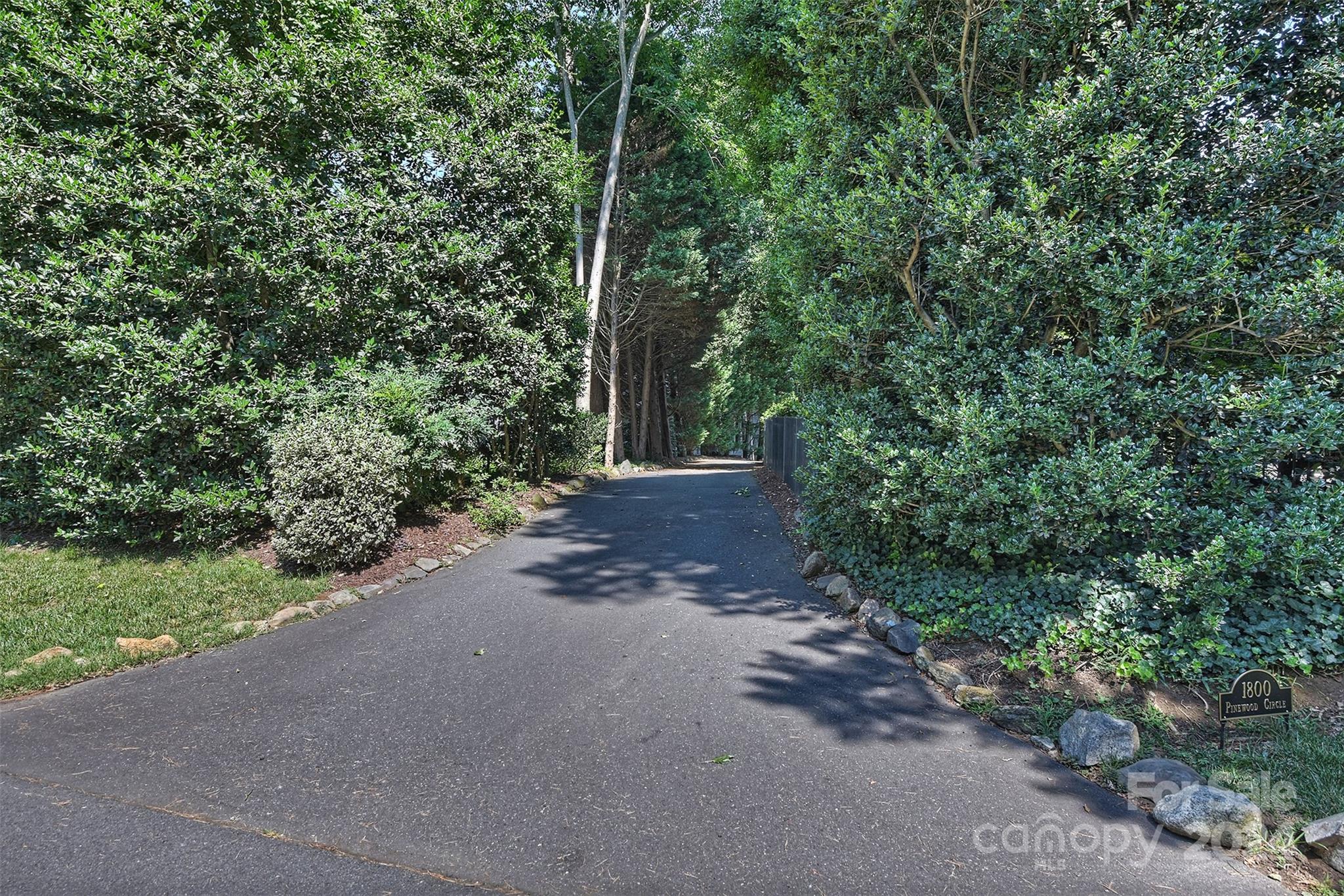 1800 Pinewood Circle Charlotte NC 28211
