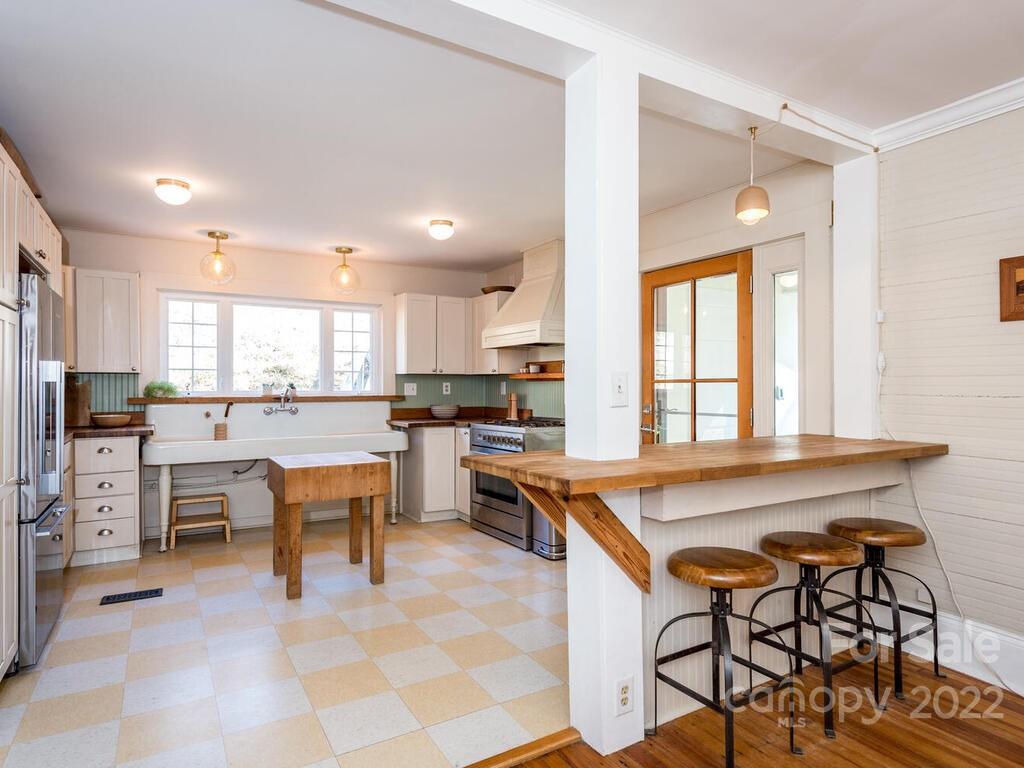 15 Juno Drive Asheville NC 28806