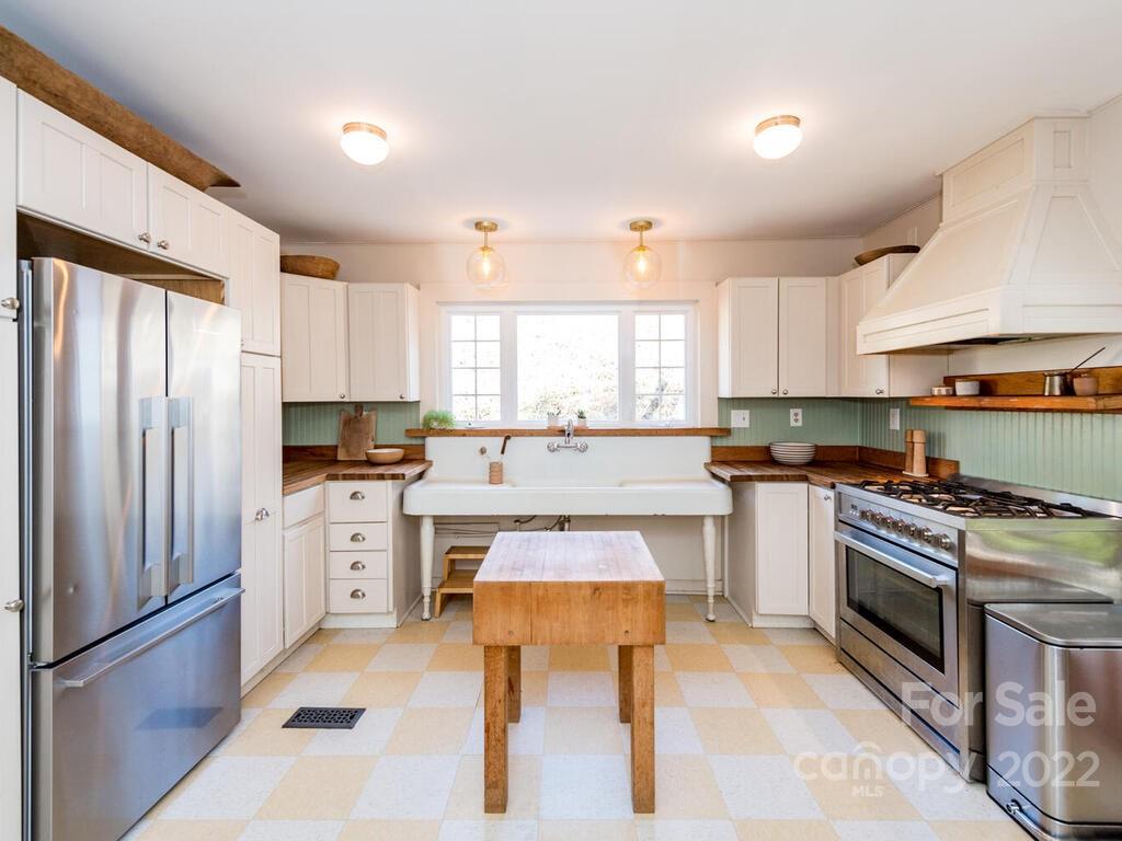 15 Juno Drive Asheville NC 28806