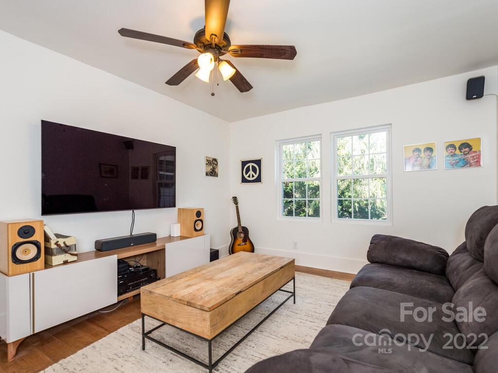 15 Juno Drive Asheville NC 28806