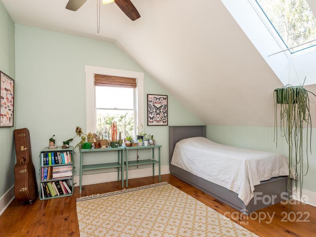 15 Juno Drive Asheville NC 28806
