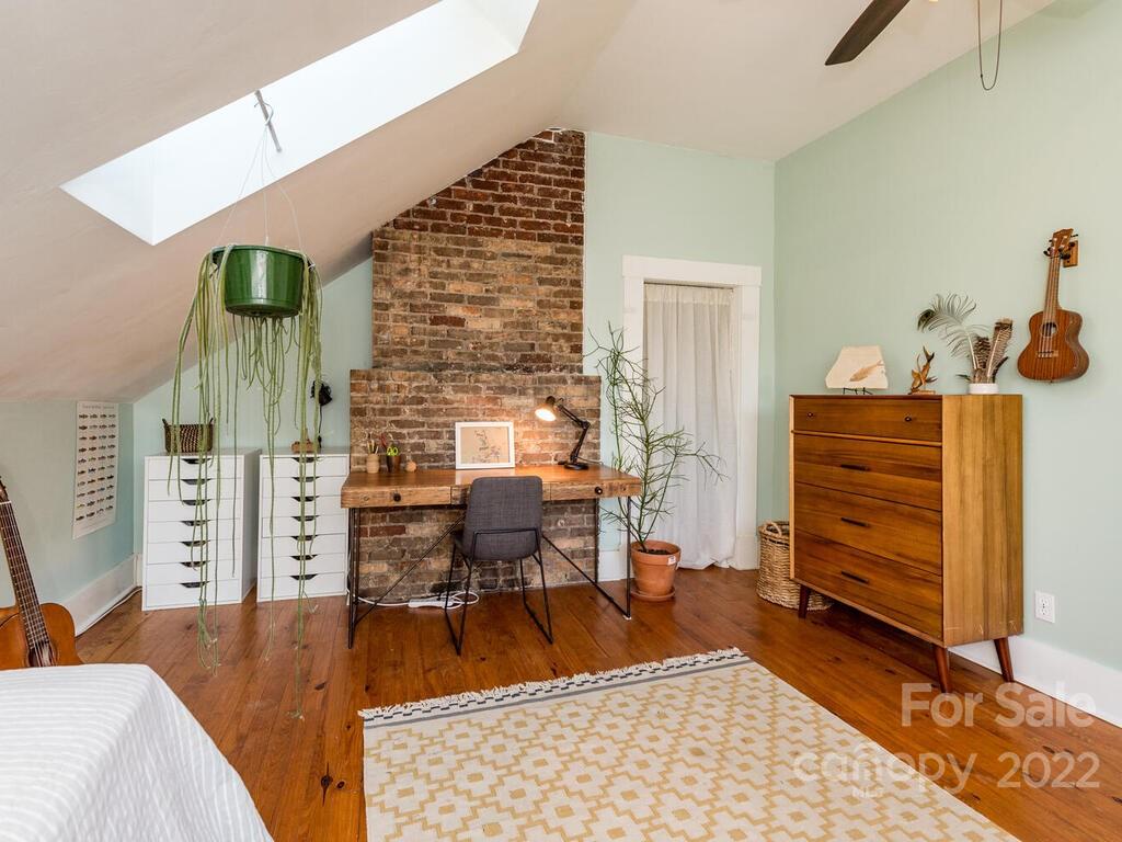 15 Juno Drive Asheville NC 28806