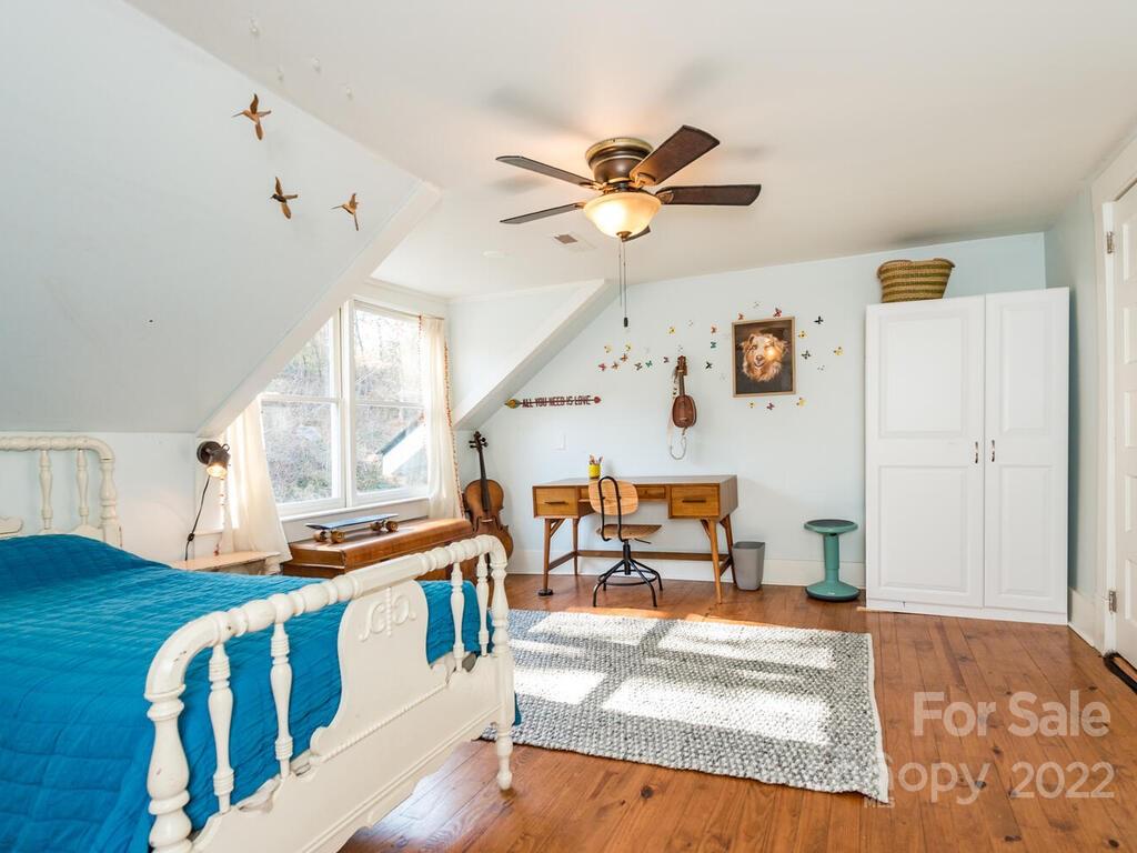 15 Juno Drive Asheville NC 28806