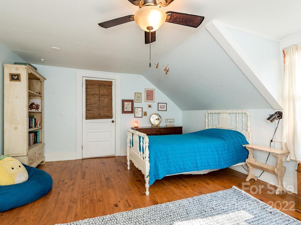 15 Juno Drive Asheville NC 28806