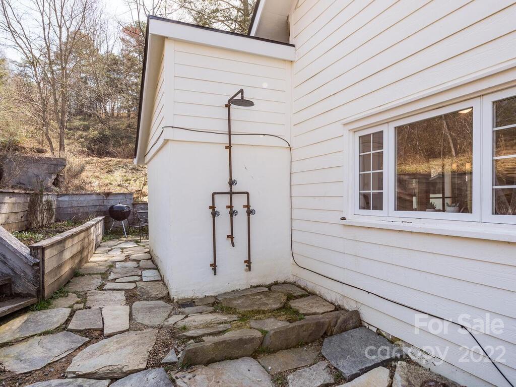 15 Juno Drive Asheville NC 28806