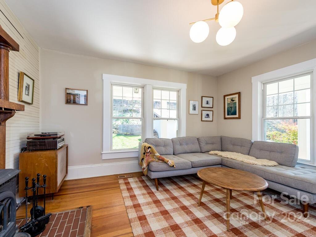 15 Juno Drive Asheville NC 28806
