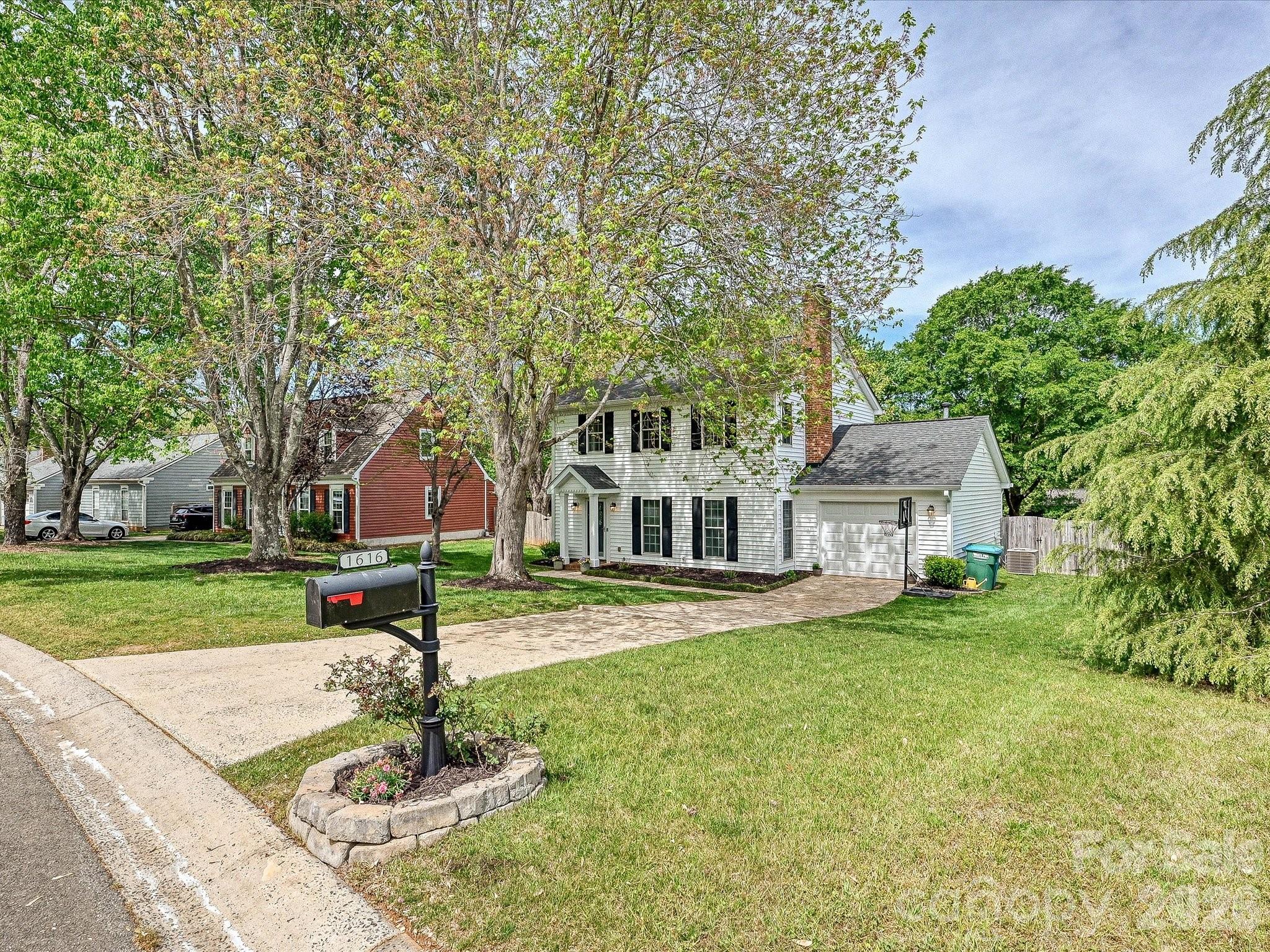 1616 English Knoll Drive Matthews NC 28105