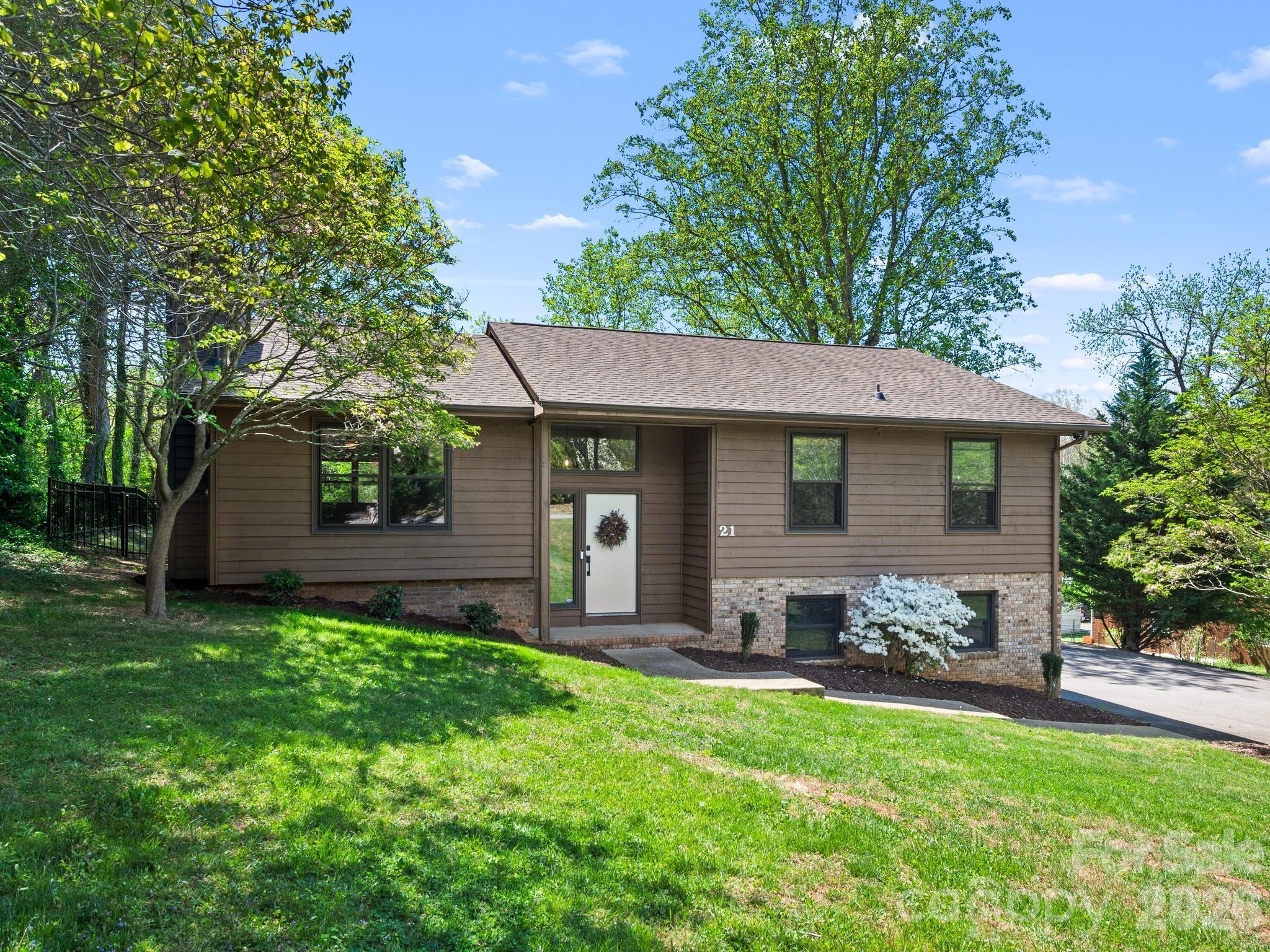 21 Dogwood Grove Asheville NC 28805