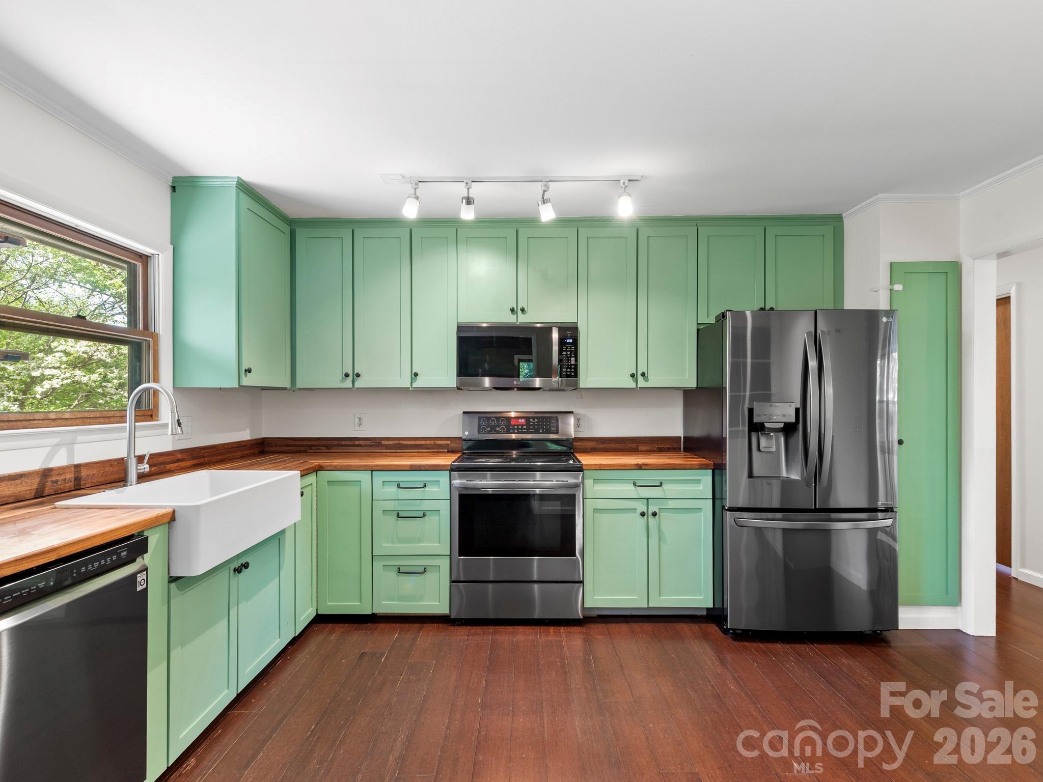 21 Dogwood Grove Asheville NC 28805