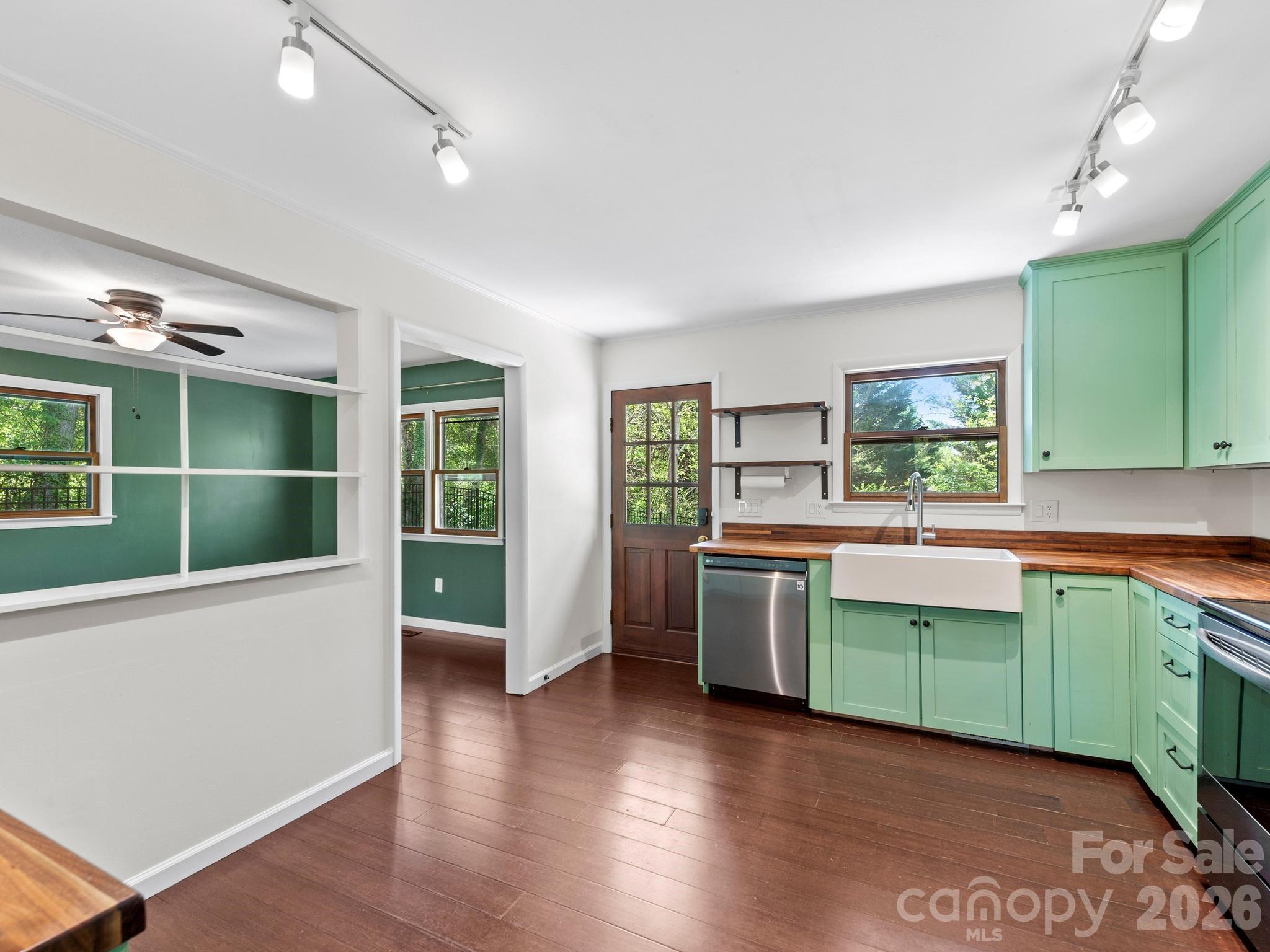 21 Dogwood Grove Asheville NC 28805