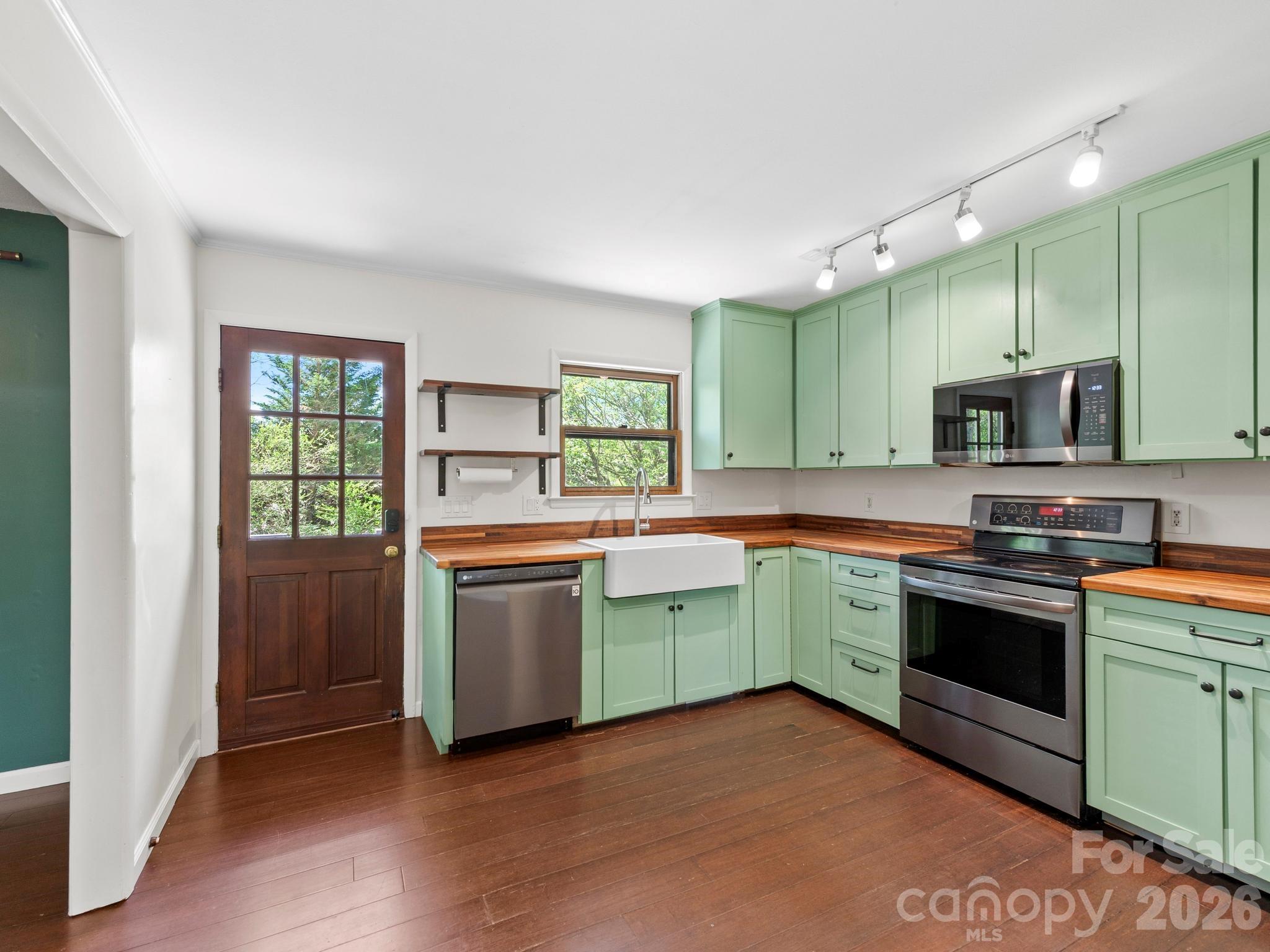 21 Dogwood Grove Asheville NC 28805