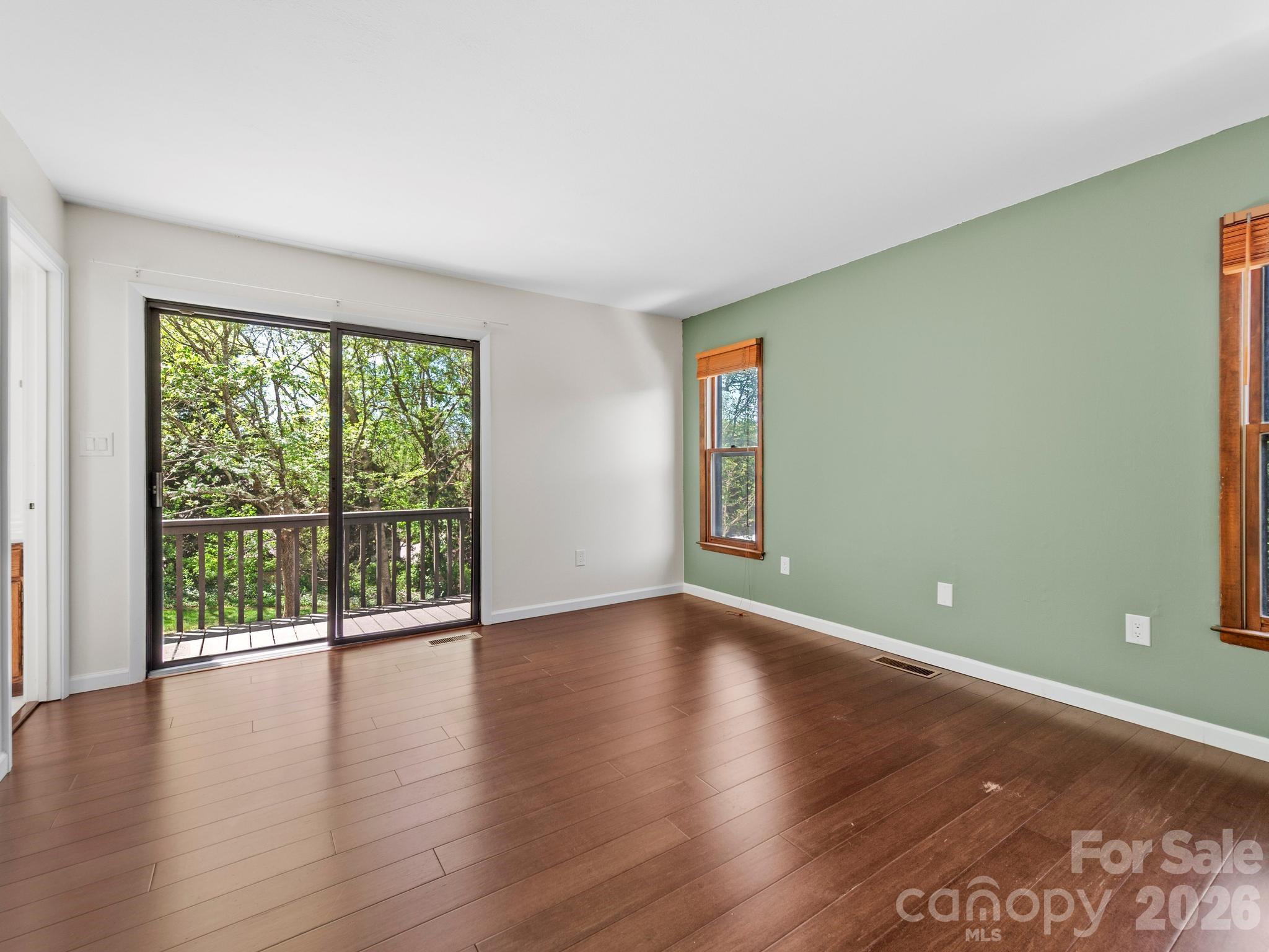 21 Dogwood Grove Asheville NC 28805