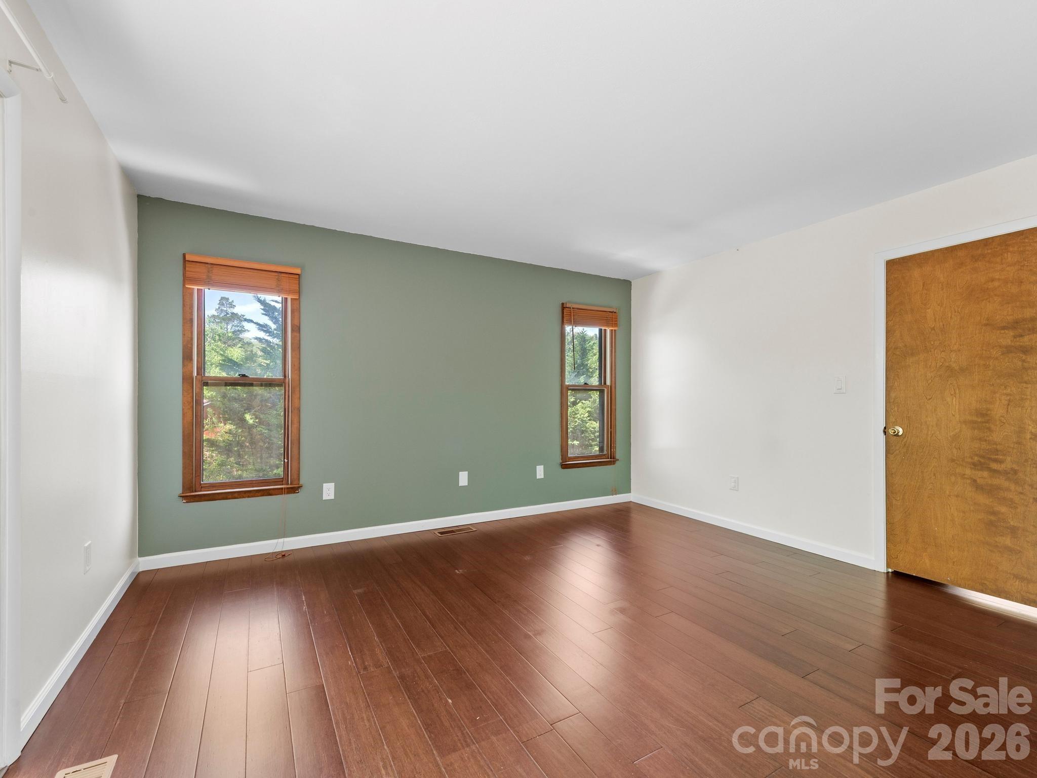 21 Dogwood Grove Asheville NC 28805