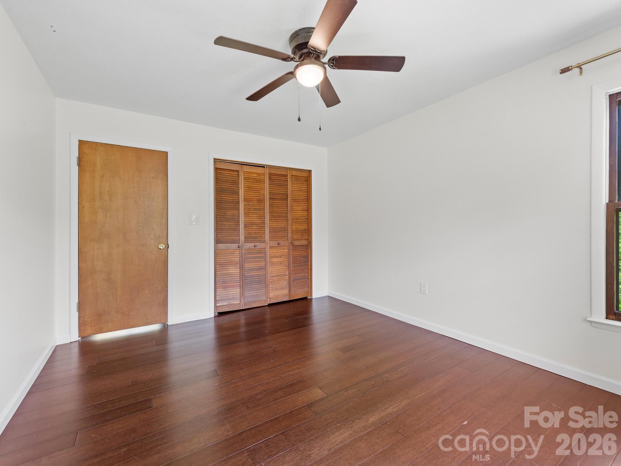 21 Dogwood Grove Asheville NC 28805