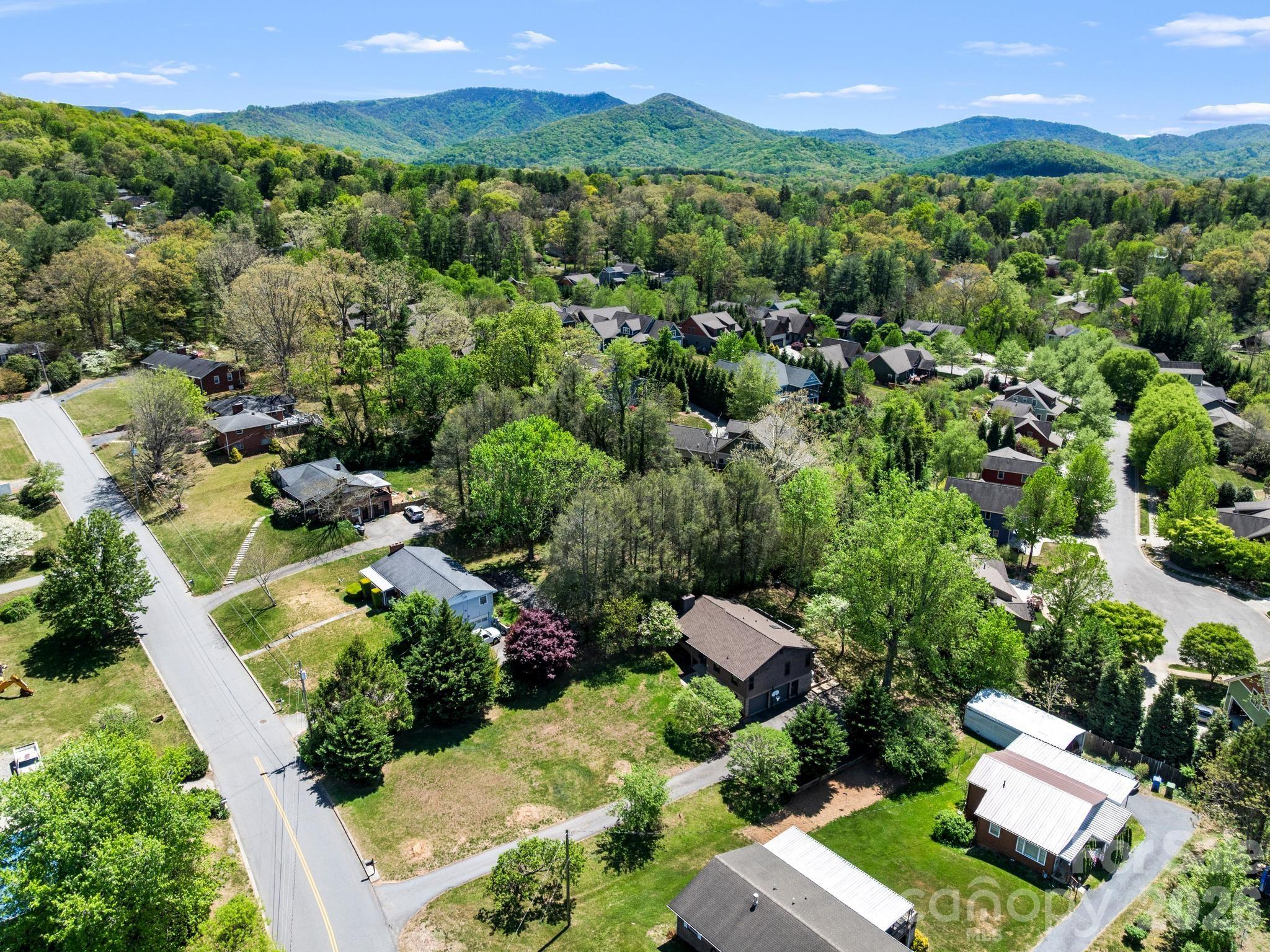21 Dogwood Grove Asheville NC 28805