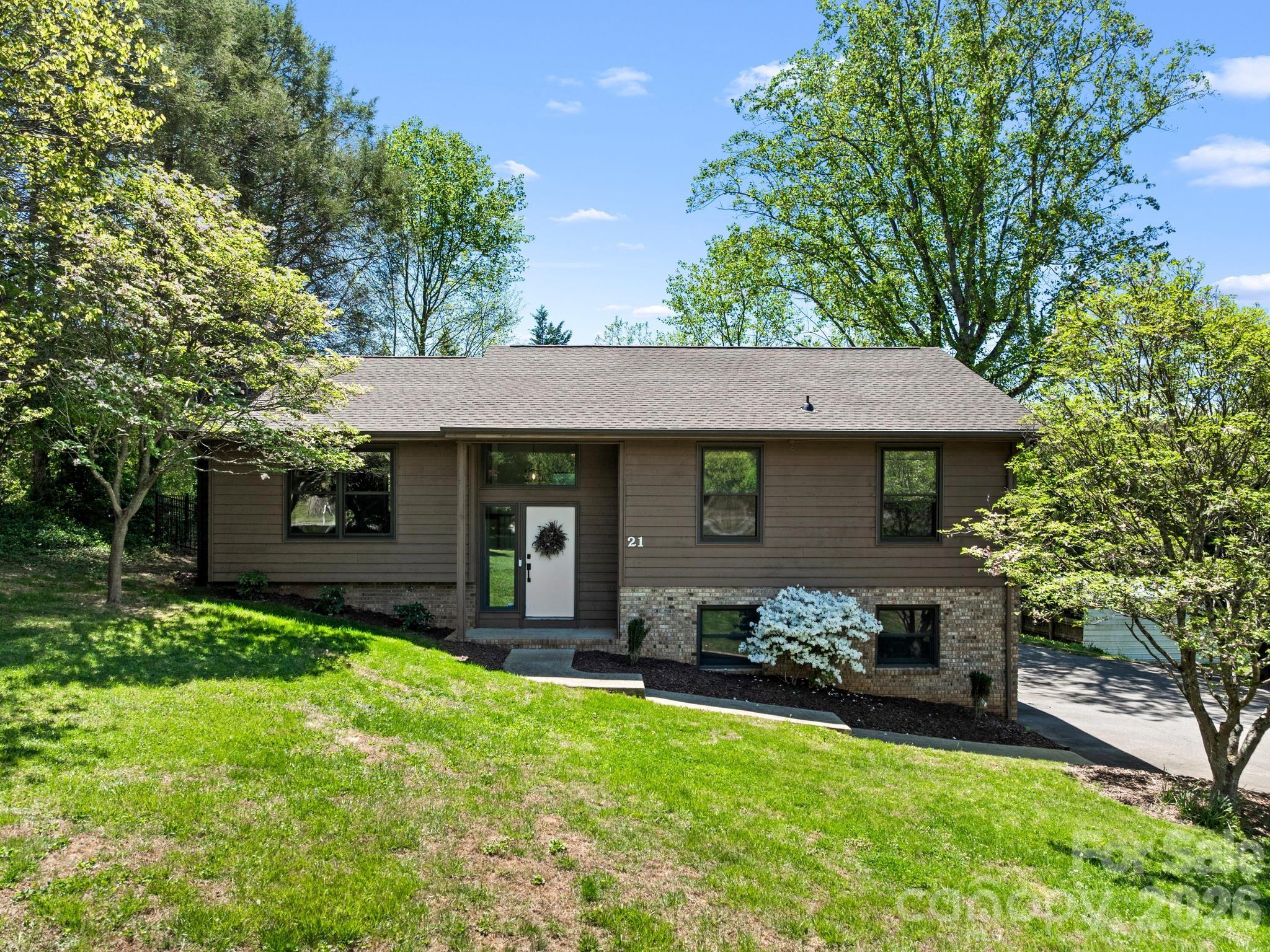 21 Dogwood Grove Asheville NC 28805