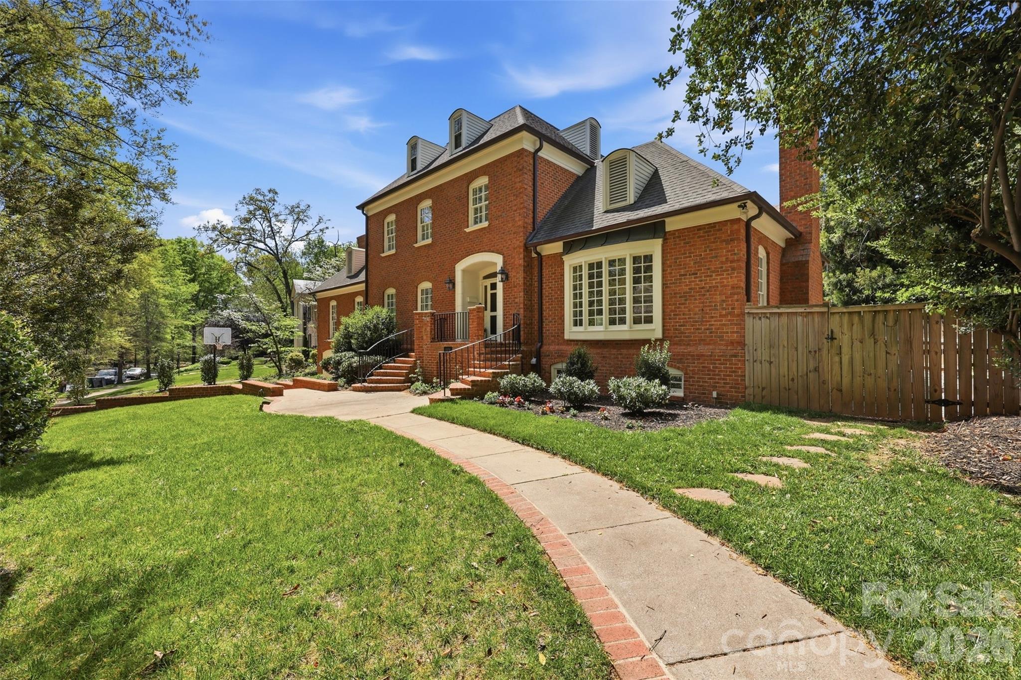 1124 Linganore Place Charlotte NC 28203