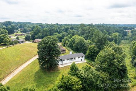 3398 Shamrock Heights Hudson NC 28638