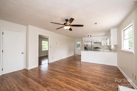 3398 Shamrock Heights Hudson NC 28638