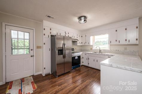 3398 Shamrock Heights Hudson NC 28638
