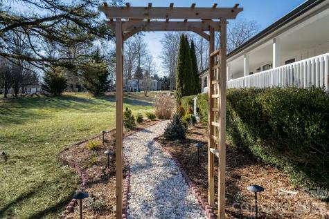 2 Shady Oak Lane Arden NC 28704