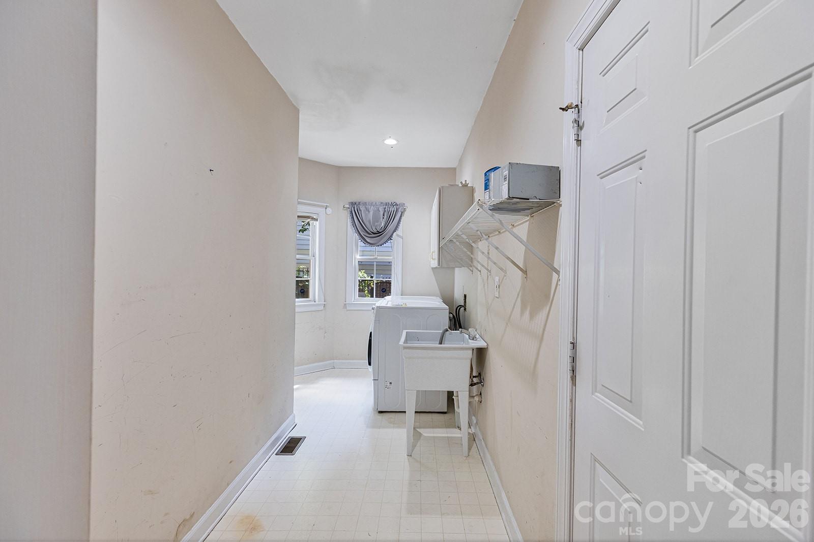 9111 Brocklehurst Lane Charlotte NC 28215