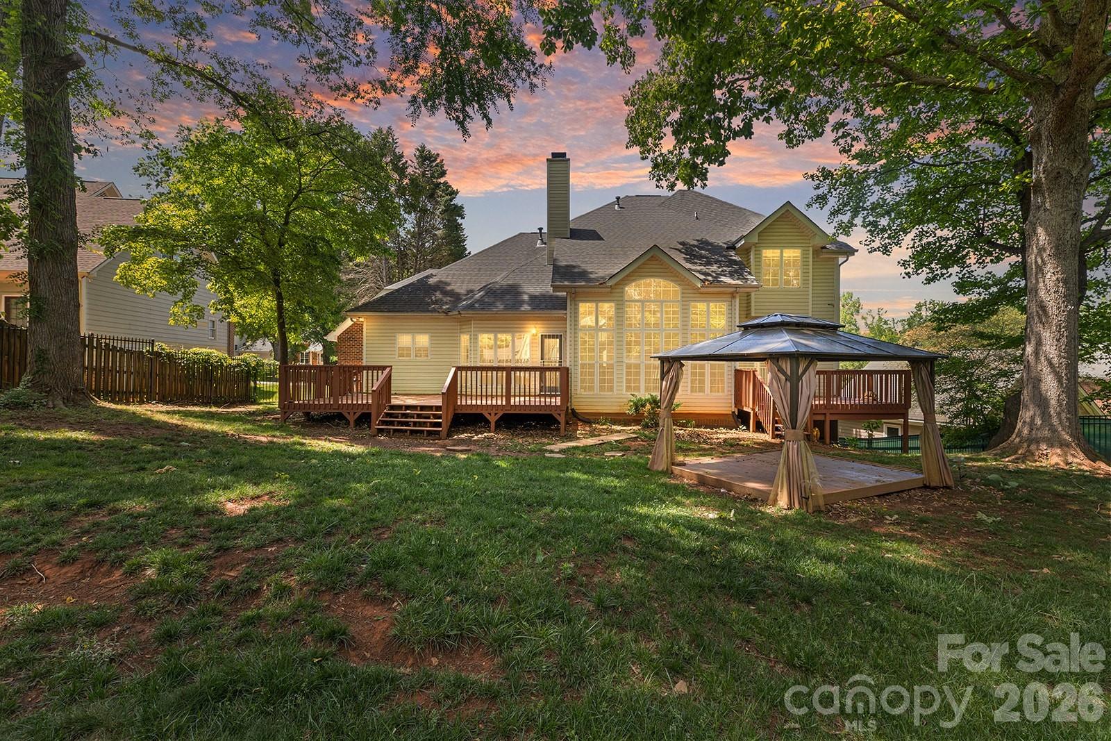 9111 Brocklehurst Lane Charlotte NC 28215