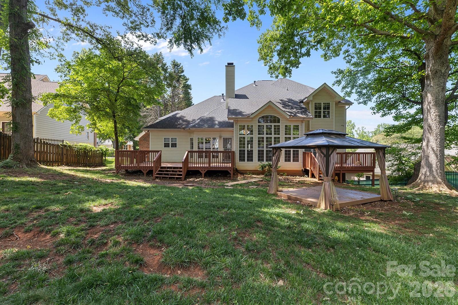 9111 Brocklehurst Lane Charlotte NC 28215
