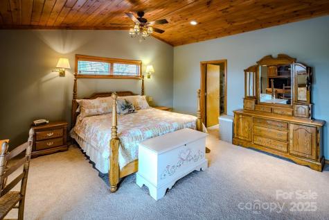 112 N Pinnacle Ridge Road Beech Mountain NC 28604