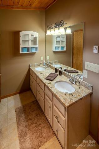 112 N Pinnacle Ridge Road Beech Mountain NC 28604