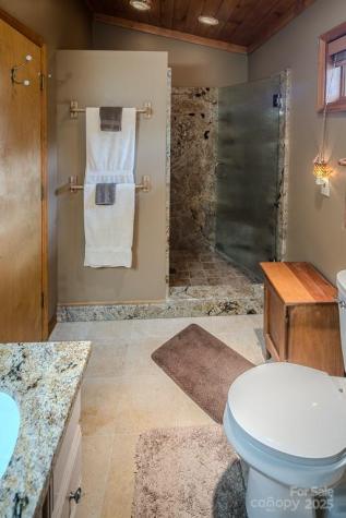 112 N Pinnacle Ridge Road Beech Mountain NC 28604