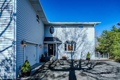112 N Pinnacle Ridge Road Beech Mountain NC 28604