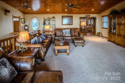 112 N Pinnacle Ridge Road Beech Mountain NC 28604