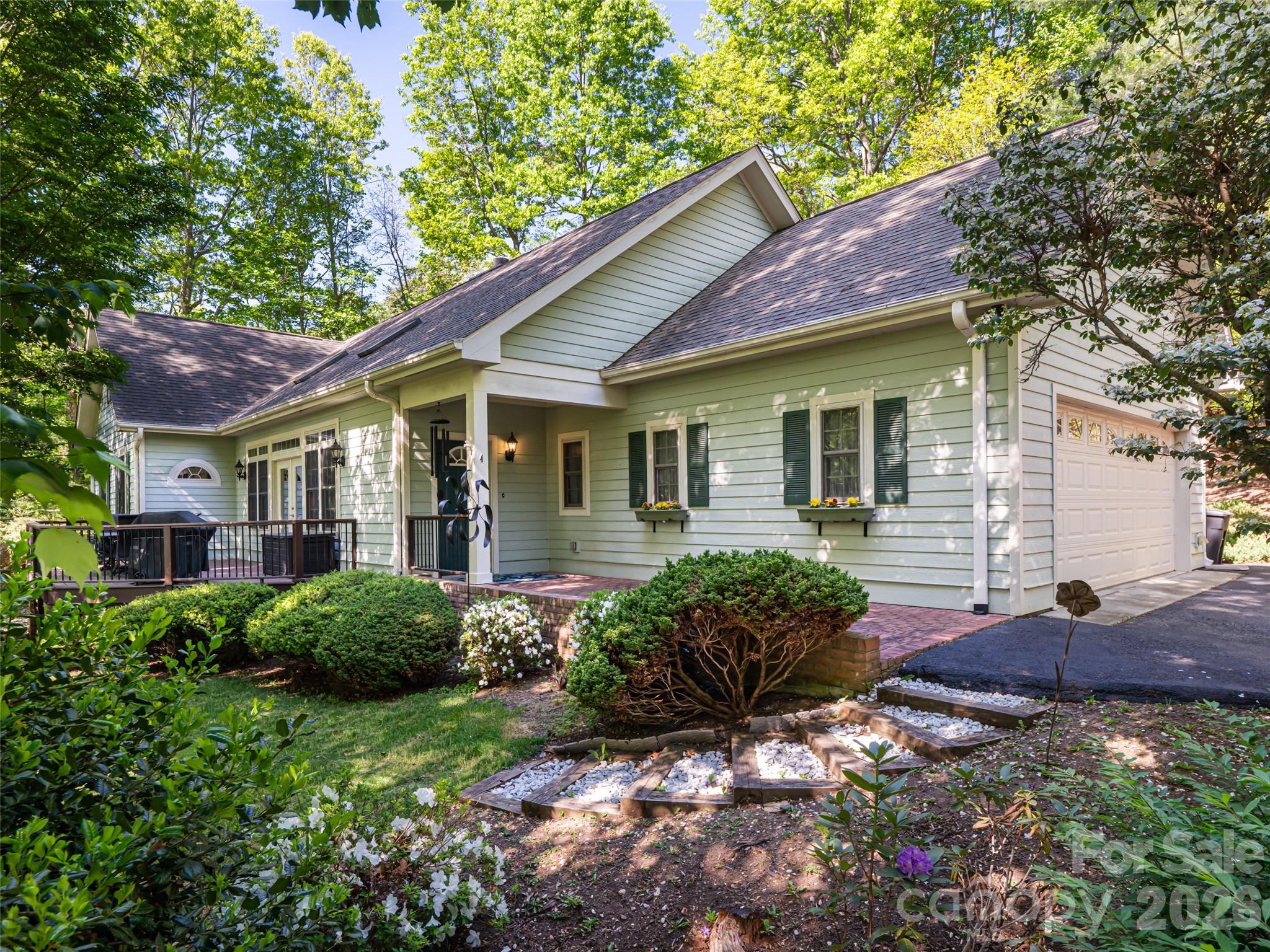 4 Dogwood Glen Circle Etowah NC 28729
