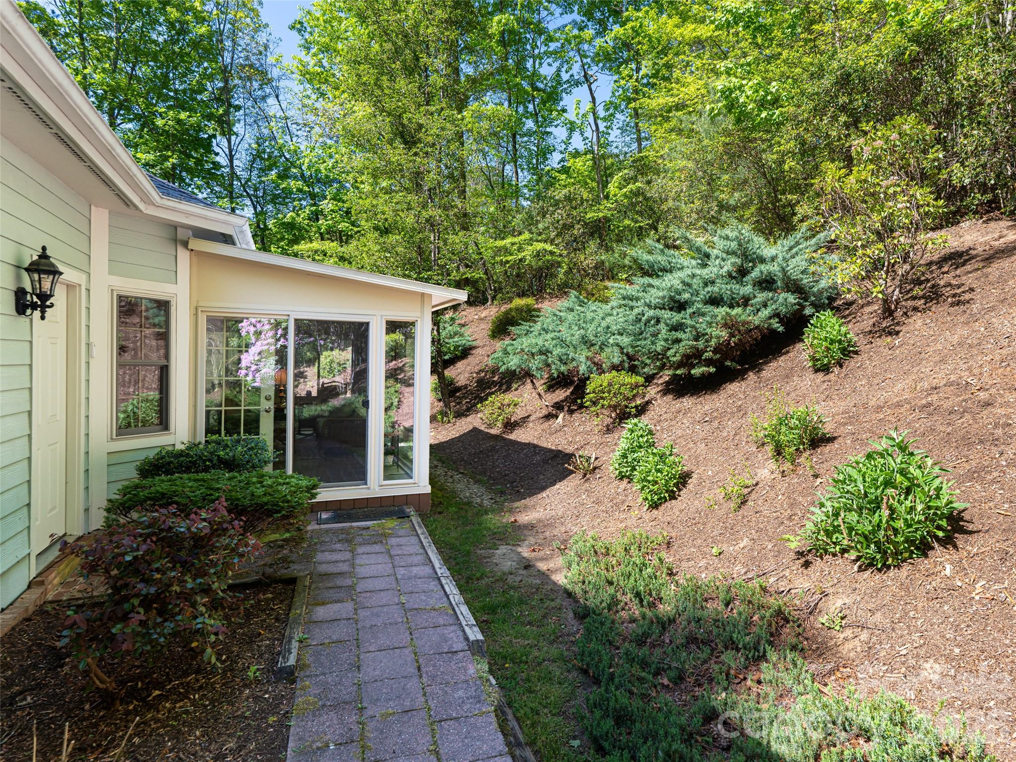 4 Dogwood Glen Circle Etowah NC 28729