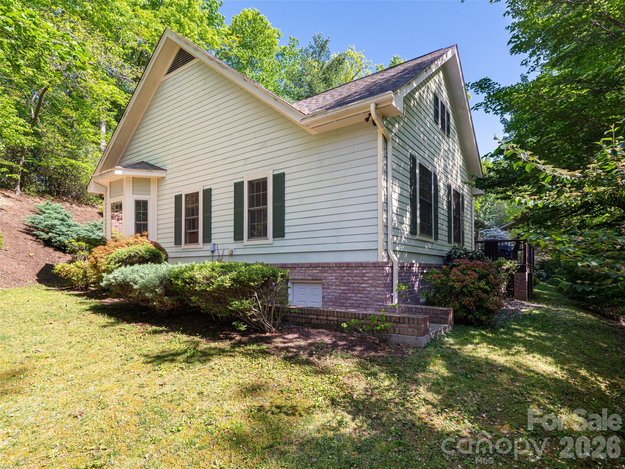 4 Dogwood Glen Circle Etowah NC 28729