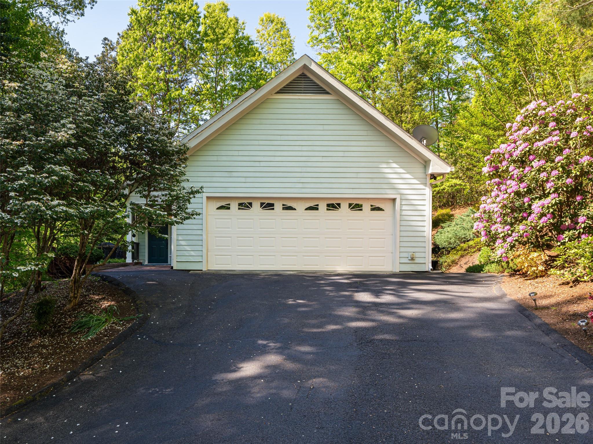 4 Dogwood Glen Circle Etowah NC 28729