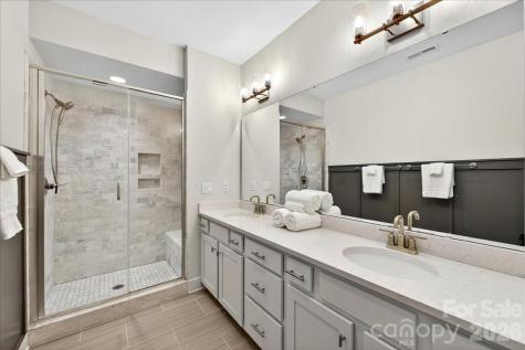 4136 Castleton Road Charlotte NC 28211