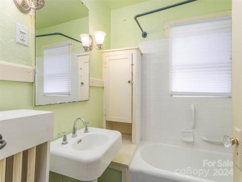 10 Buckingham Court Asheville NC 28803