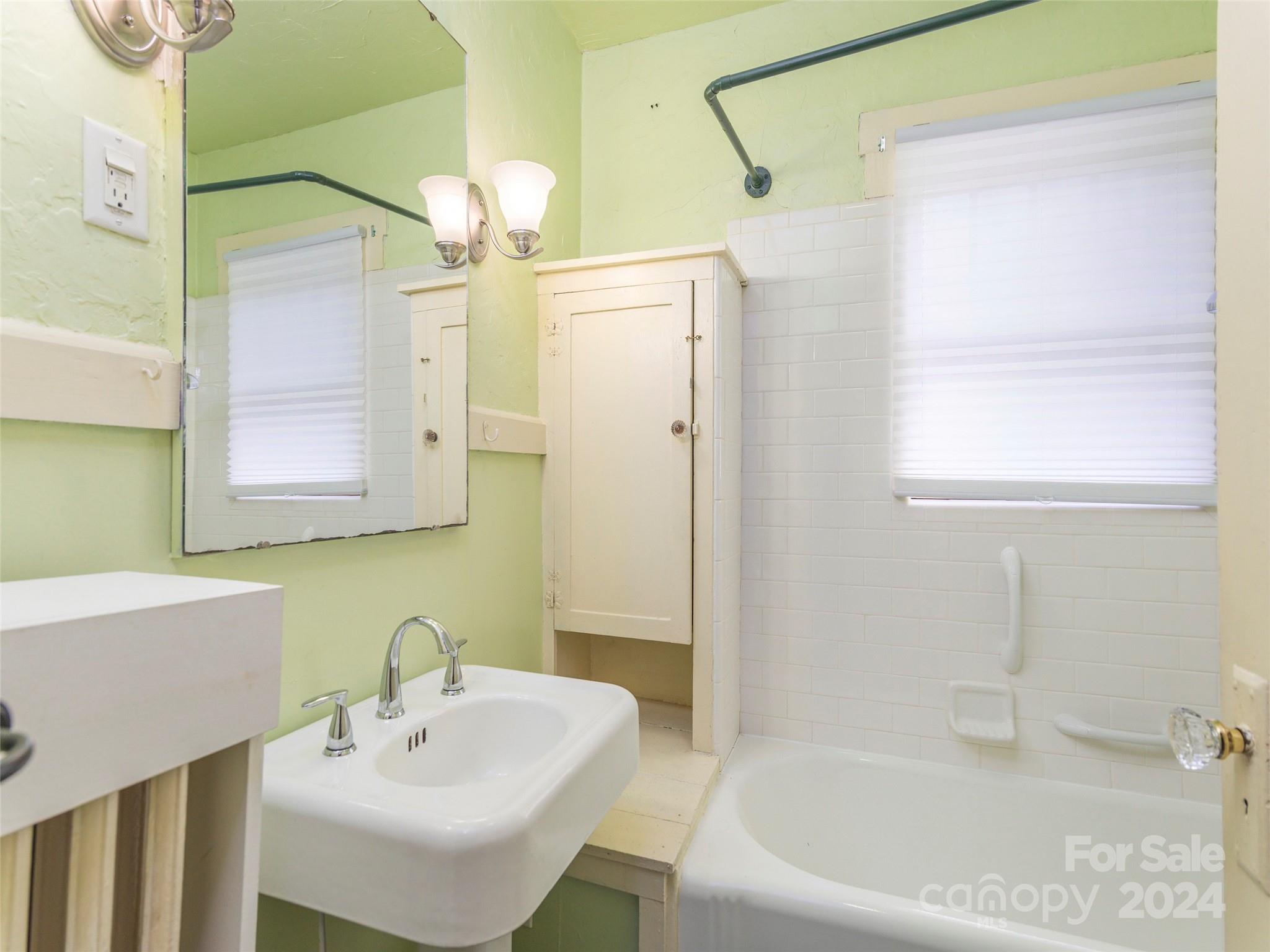 10 Buckingham Court Asheville NC 28803