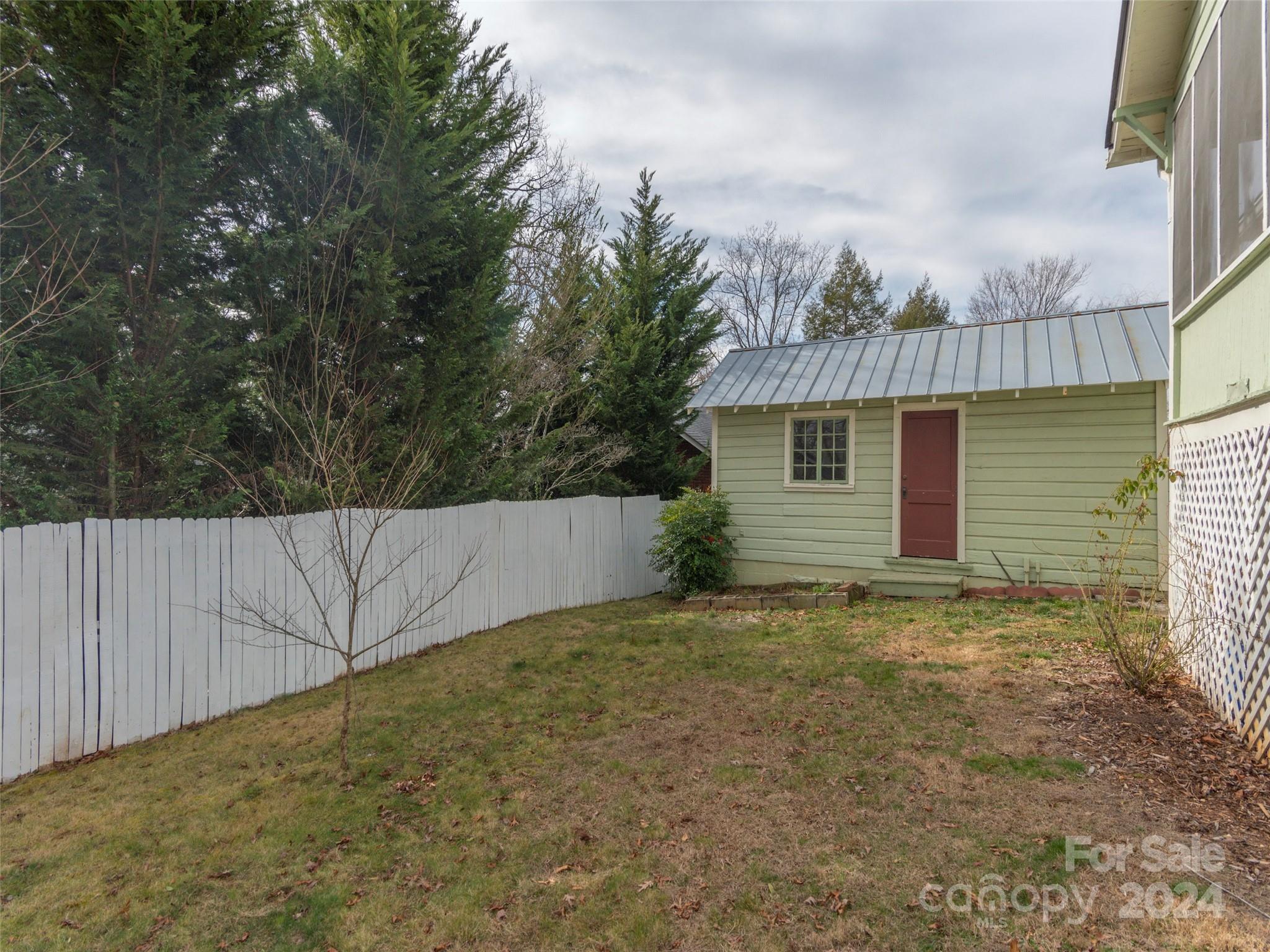 10 Buckingham Court Asheville NC 28803