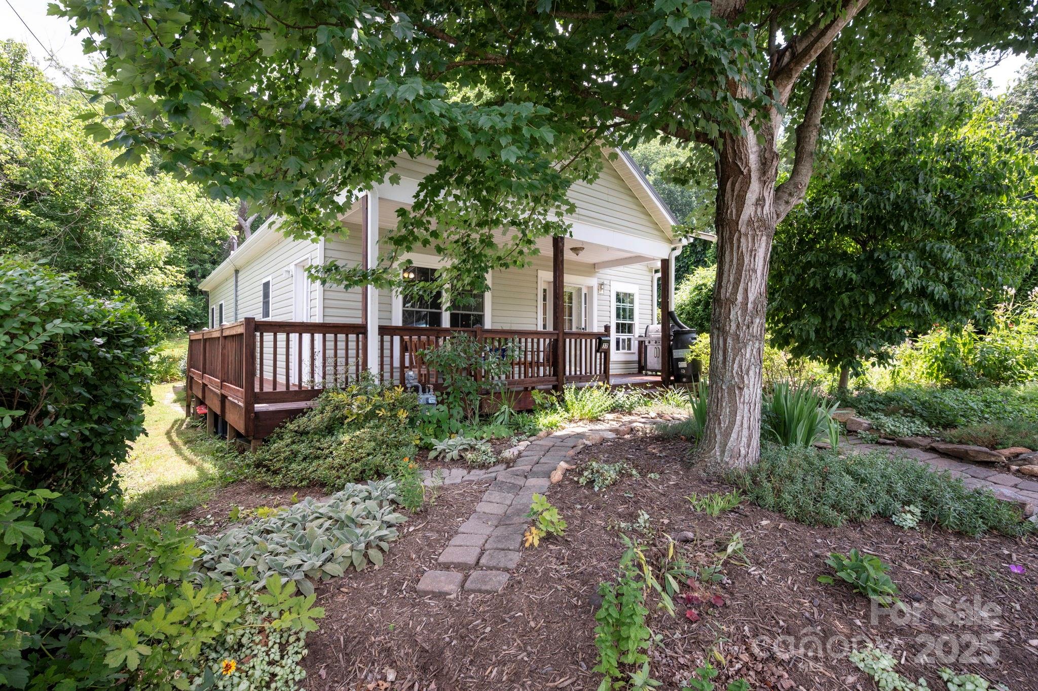 32 Water Street Asheville NC 28801