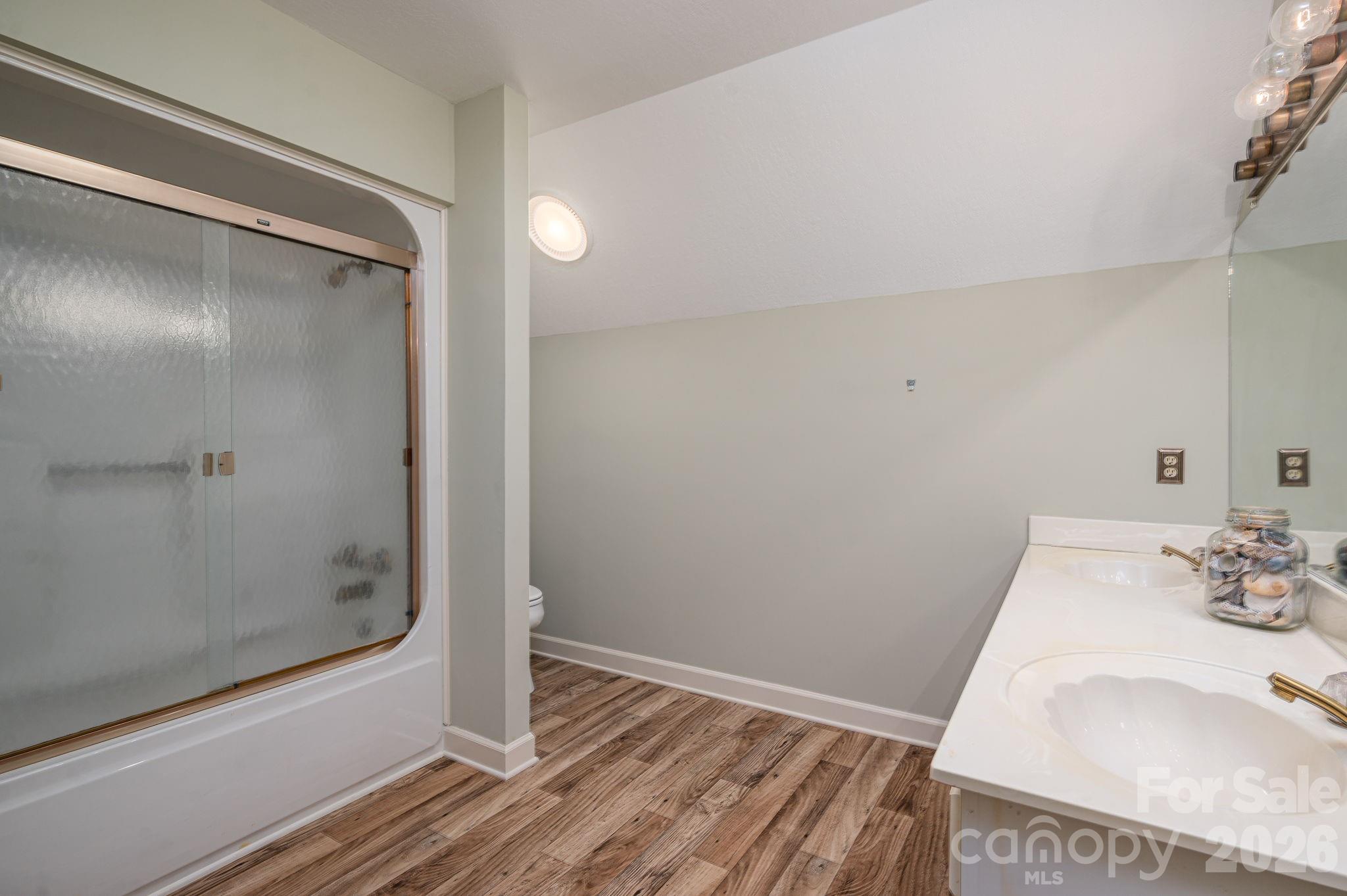 208 Hollow Road Lincolnton NC 28092
