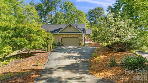 411 Alta Circle Hendersonville NC 28739