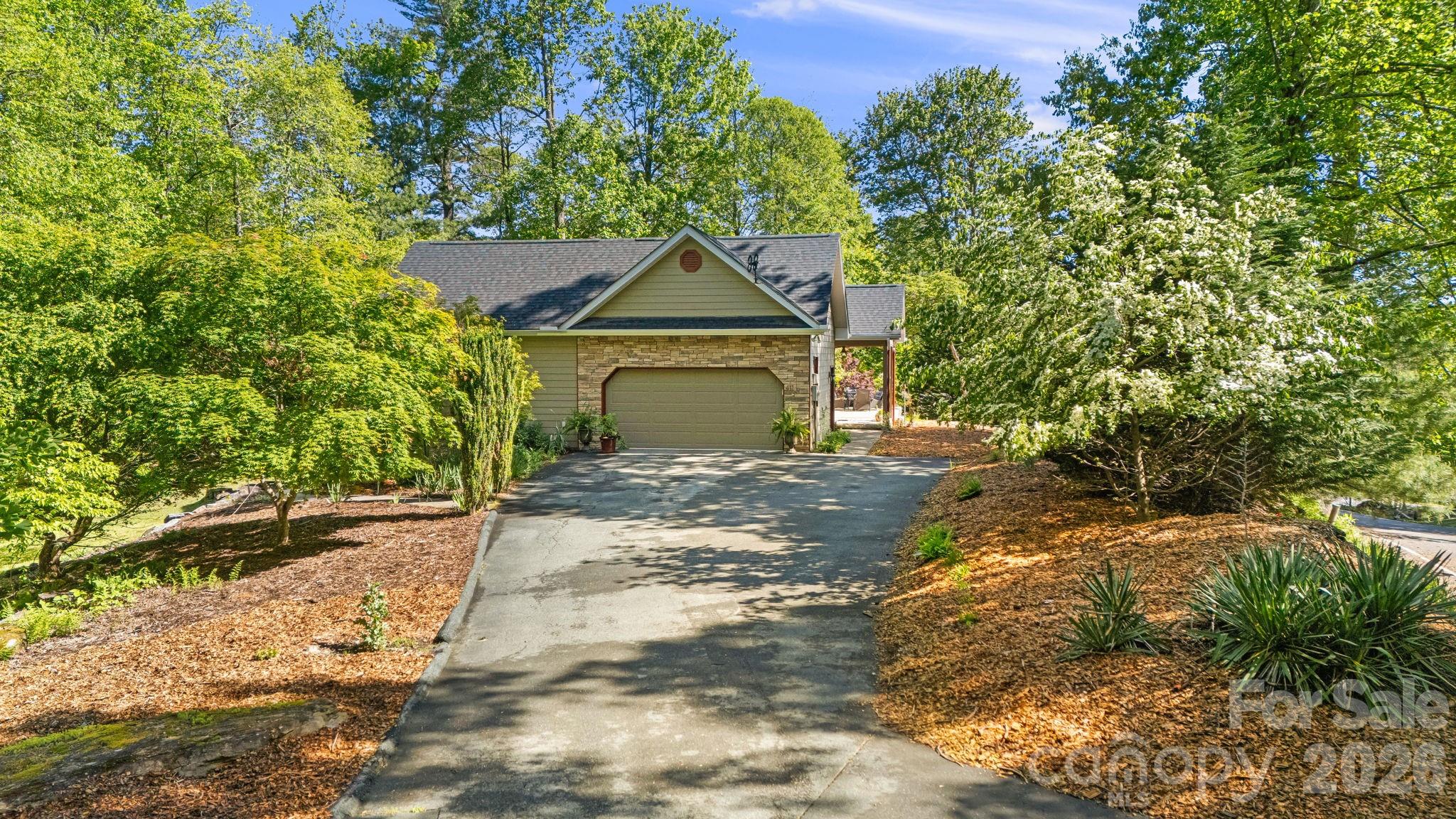 411 Alta Circle Hendersonville NC 28739