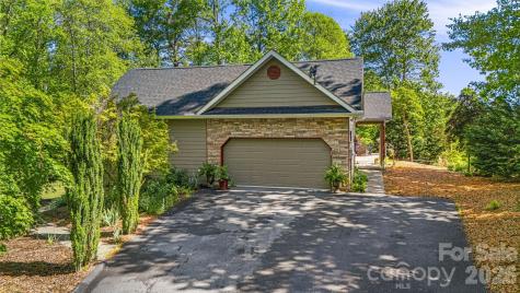 411 Alta Circle Hendersonville NC 28739