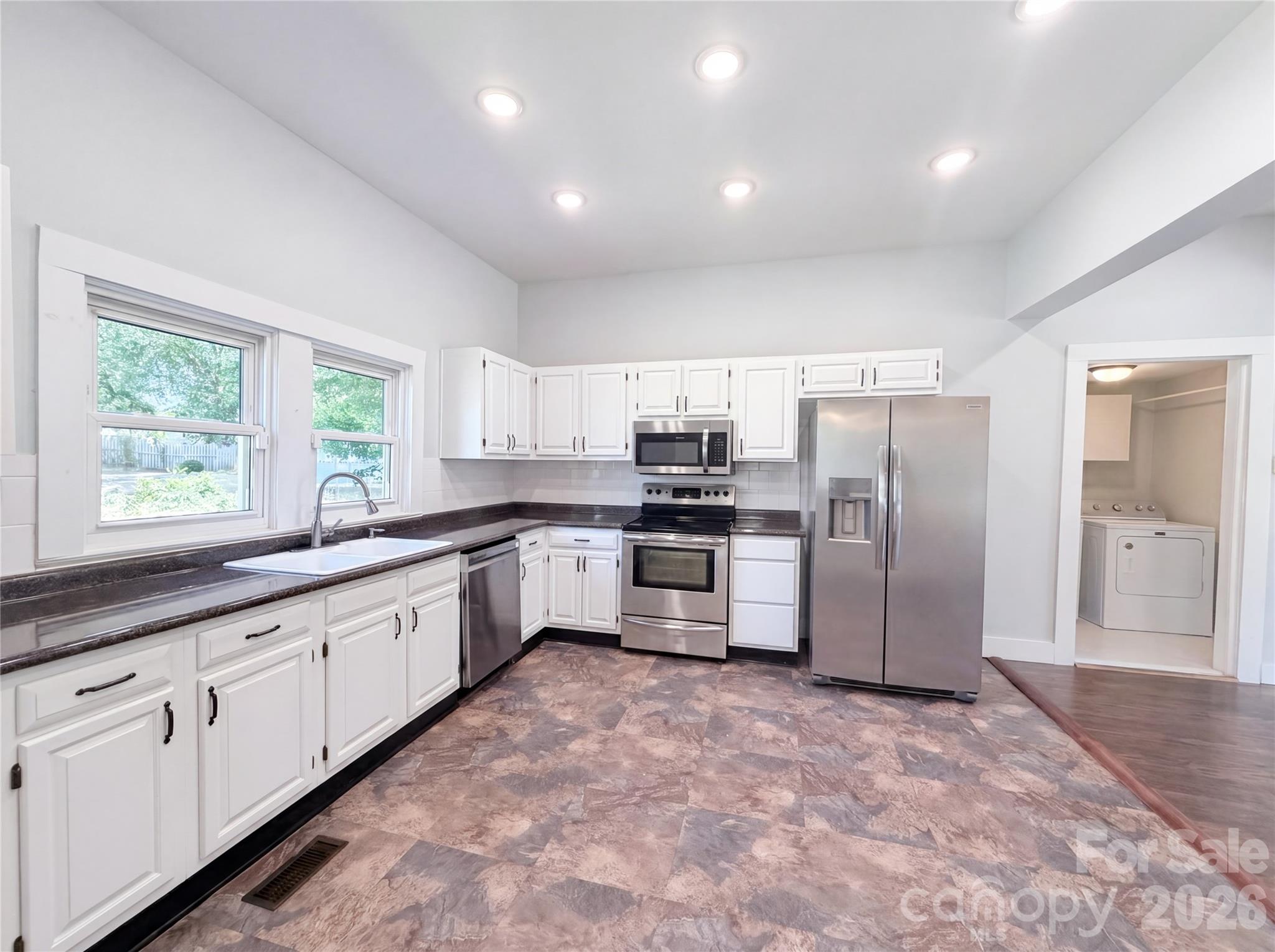 406 Dingler Avenue Mooresville NC 28115