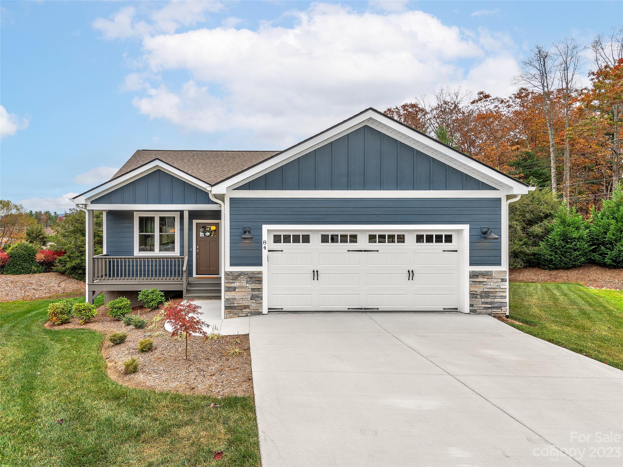 84 S Anvil Avenue Hendersonville NC 28792
