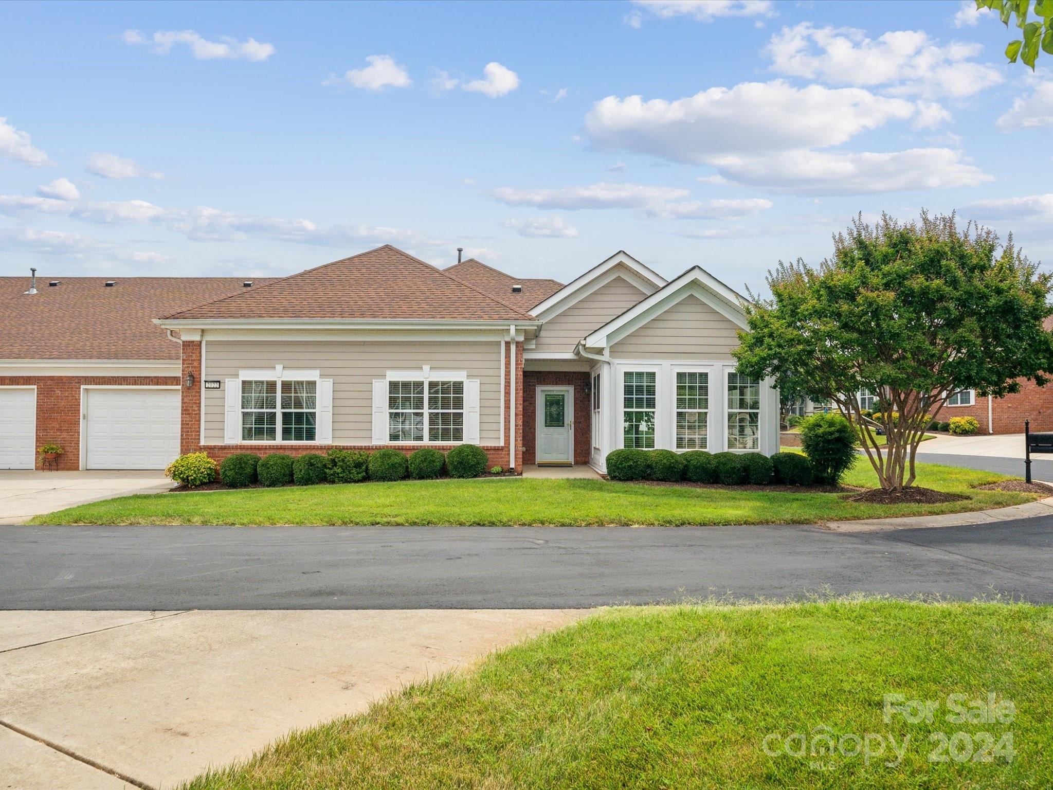 2122 N Castle Court Matthews NC 28105